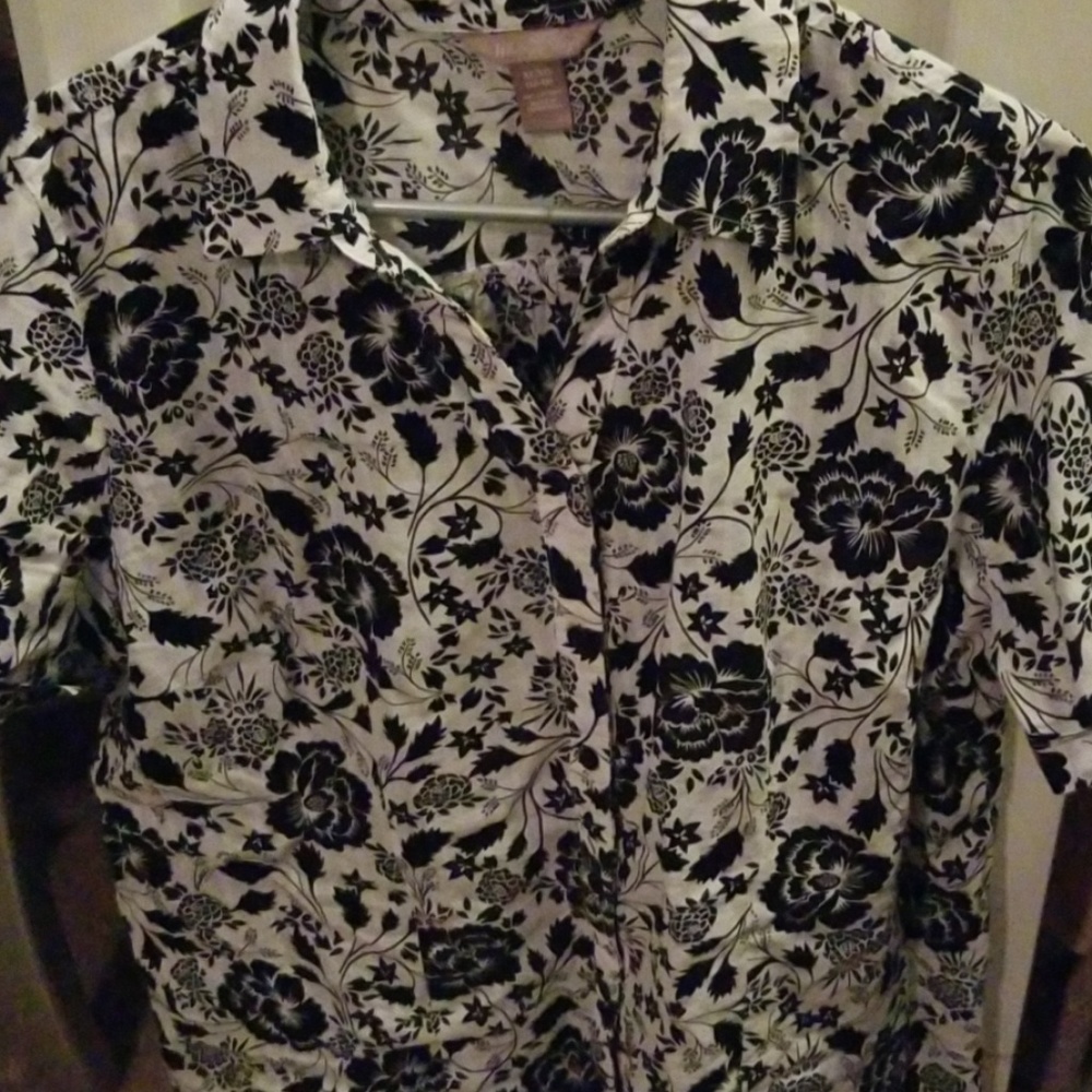 Black and white floral short sleeve button down